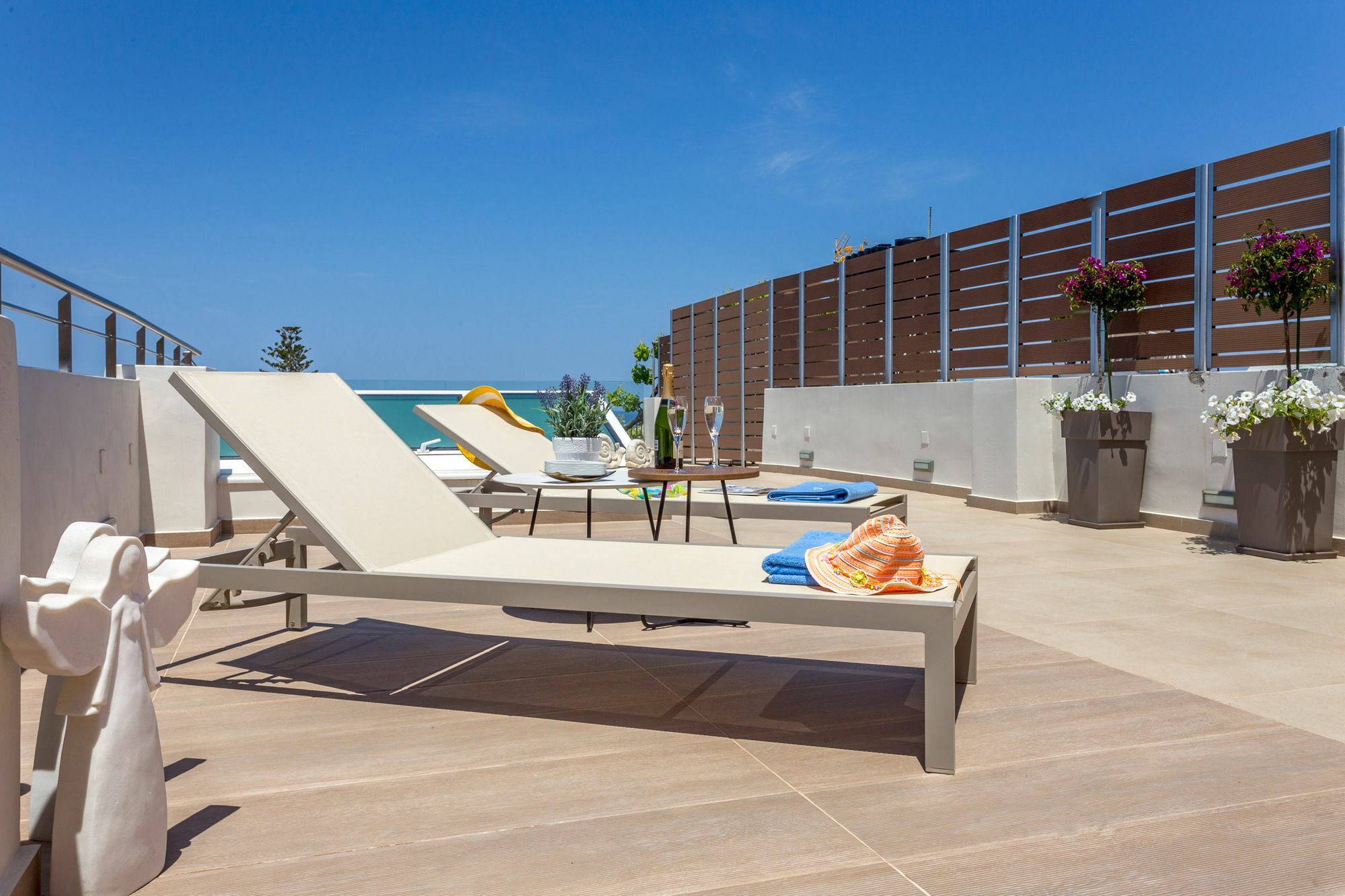 Angels Suites Platanias  Bagian luar foto